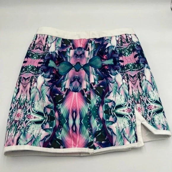 Tobi Short Mini Skirt Abstract Print Front slits PREOWNED/USED - Picture 7 of 14